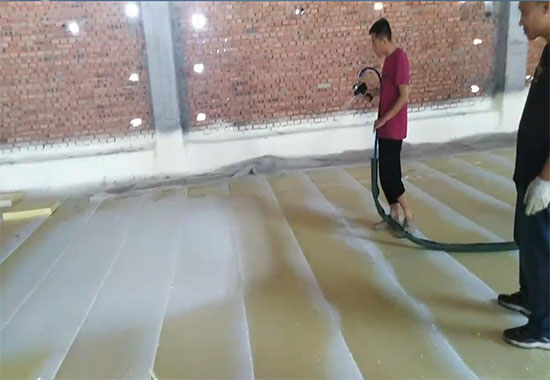 聚氨酯專(zhuān)用發(fā)泡機(jī) 冷庫(kù)保溫(圖1) 冷庫(kù)保溫聚氨酯案例