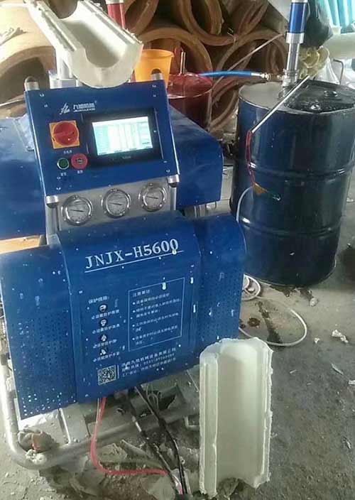 不同型號(hào)聚氨酯瓦殼機(jī)制設(shè)備生產(chǎn)(圖1) Q5600D不同型號(hào)聚氨酯瓦殼機(jī)制設(shè)備