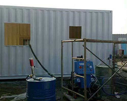 集裝箱聚氨酯噴涂填充發(fā)泡機(圖2) 集裝箱聚氨酯噴涂