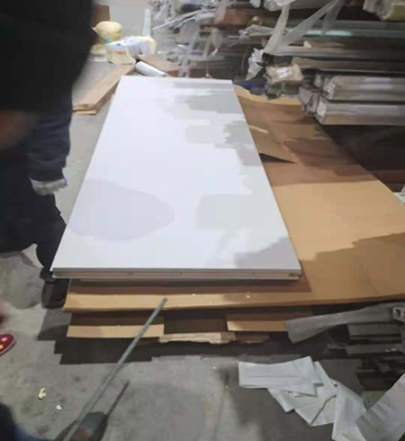 聚氨酯噴涂保溫(圖4) 聚氨酯噴涂保溫門(mén)板