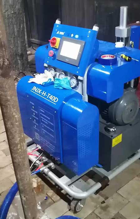 電熱炕板聚氨酯發(fā)泡機(圖1) T40D電熱炕板聚氨酯發(fā)泡機