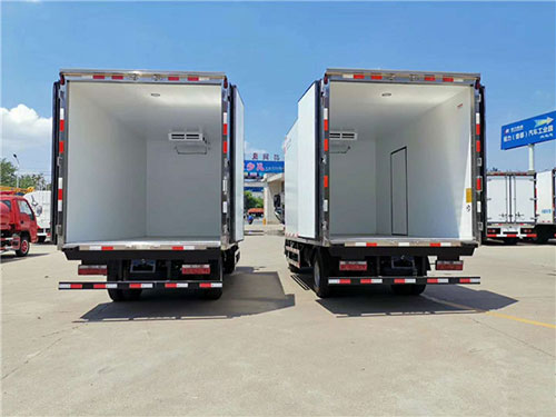 車廂改裝噴涂聚氨酯保溫(圖2) 車廂改裝噴涂聚氨酯保溫